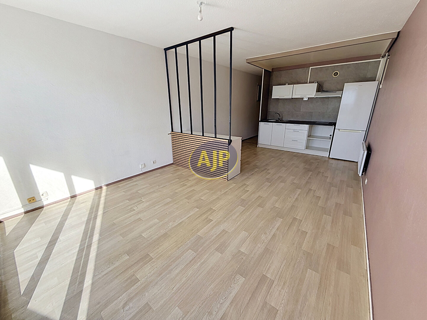 Appartement T1 à louer à Bordeaux - 30.80 m² avec balcon et parking - photo 2