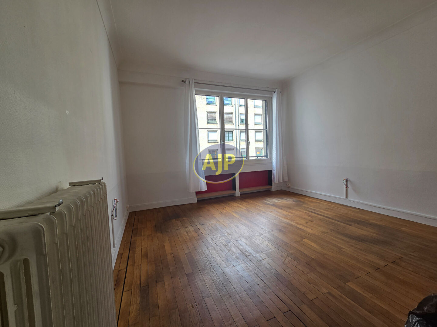 Bureaux 3 pièces sous bail professionnel Nantes Centre (Rue du Calvaire) - photo 1