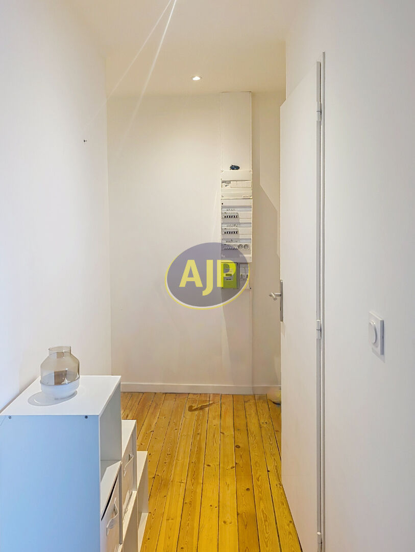 IINDRE T1-Bis meublé bord de Loire 32m² - photo 6