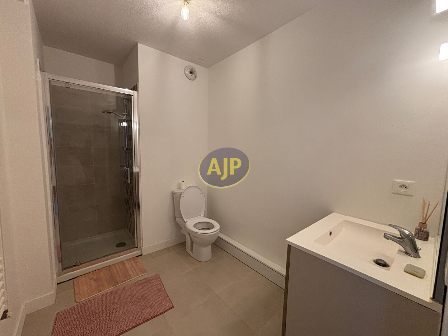 BACALAN - T3 MEUBLE - photo 5