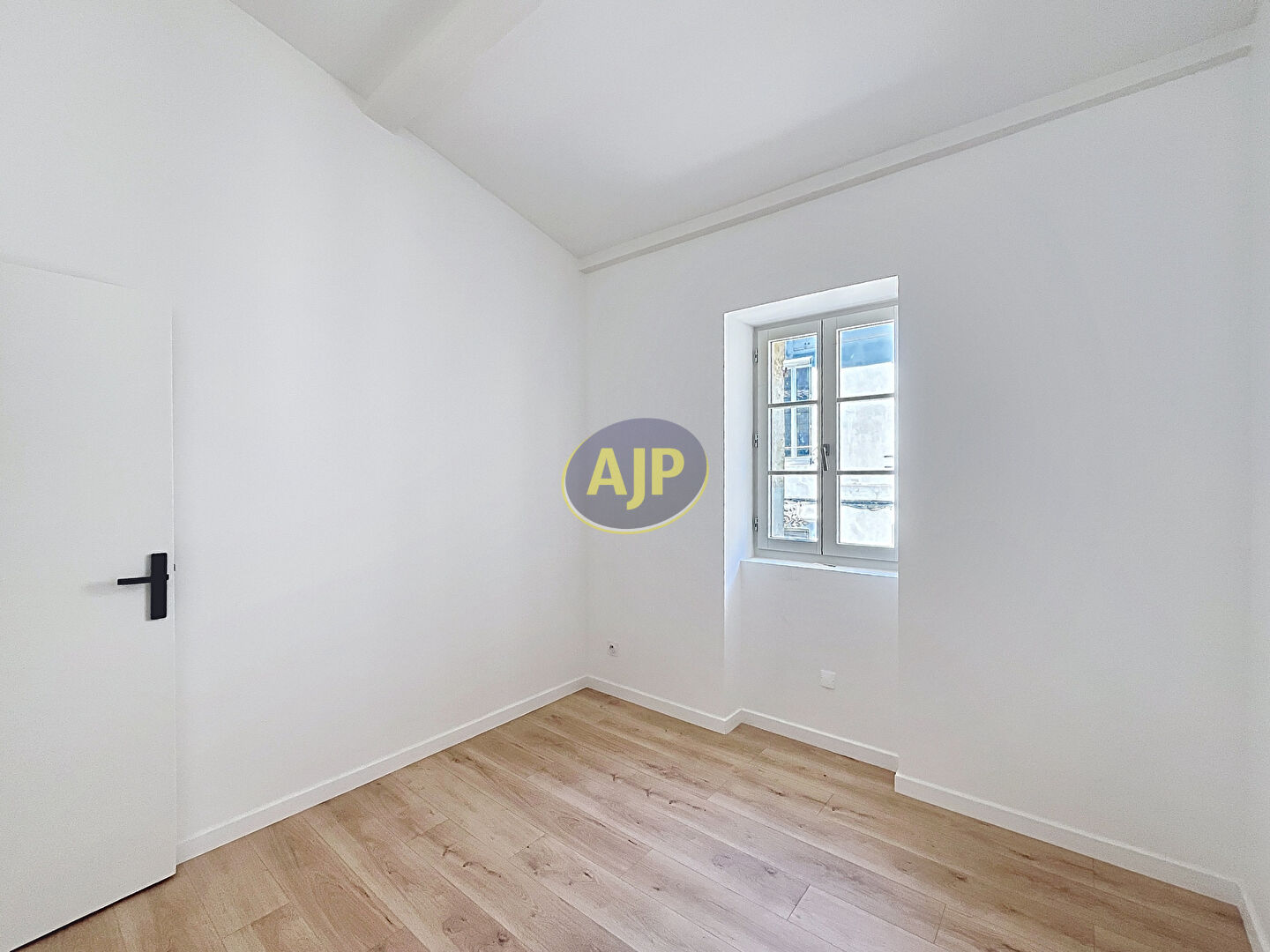 Duplex T4 entre Nansouty et les Capucins - photo 1
