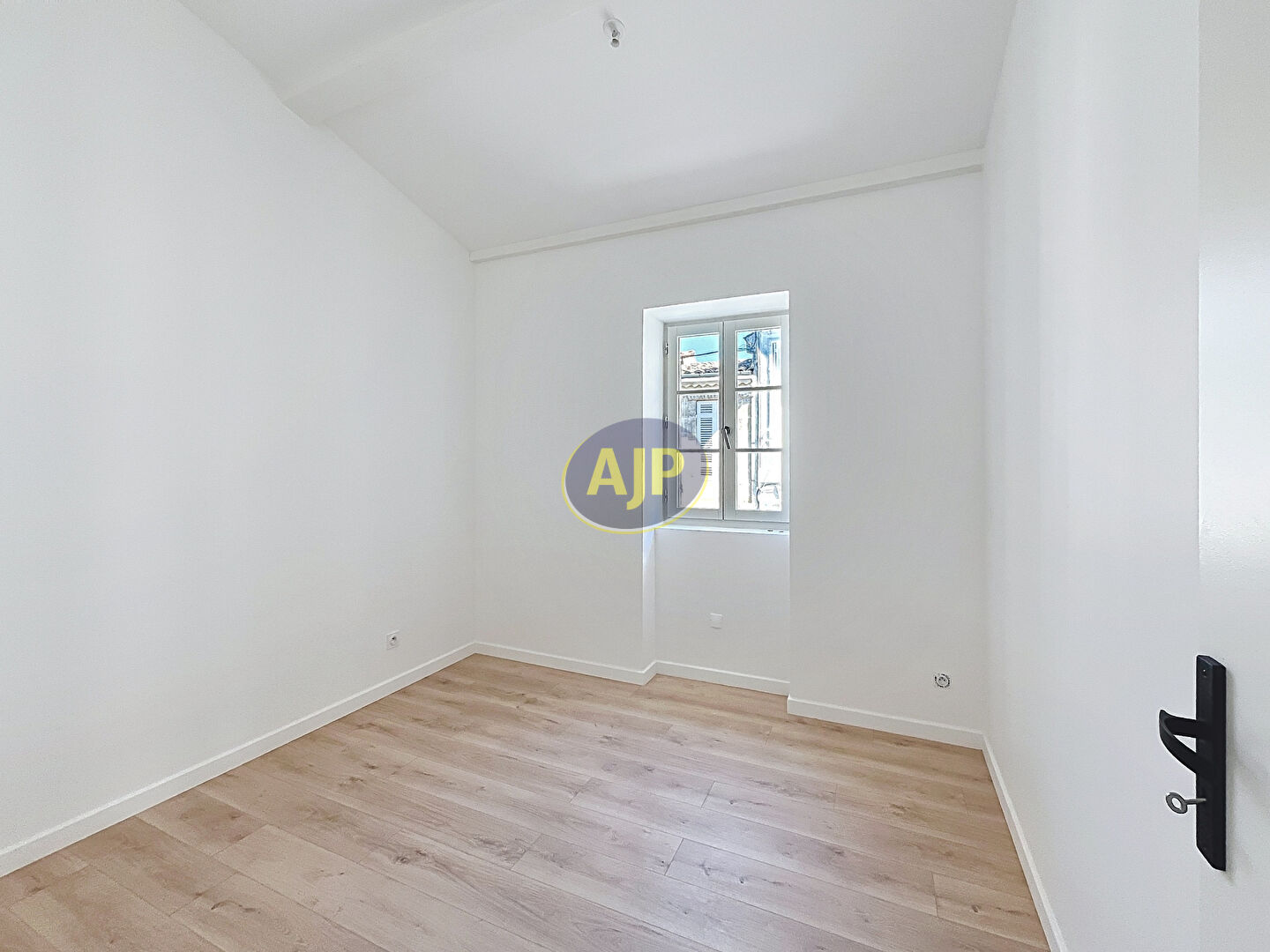 Duplex T4 entre Nansouty et les Capucins - photo 3