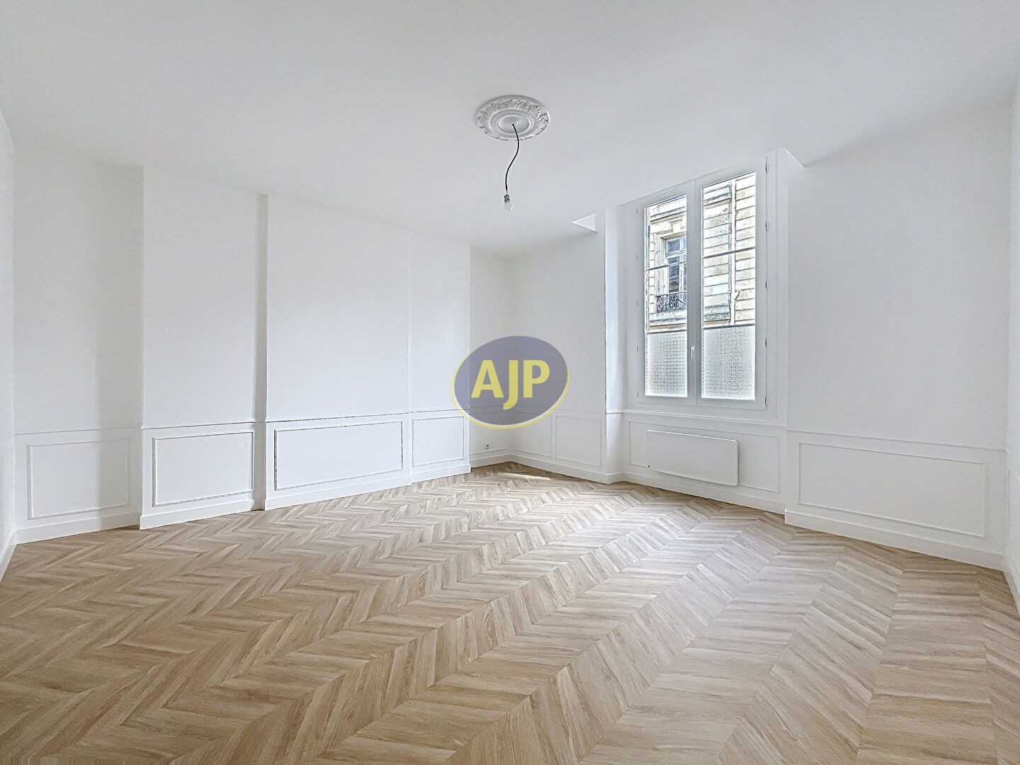 APPARTEMENT T3 (DPE C) - BORDEAUX QUARTIER ST PIERRE/CAMILLE JULLIAN - IMMEUBLE EN PIERRE - photo 1