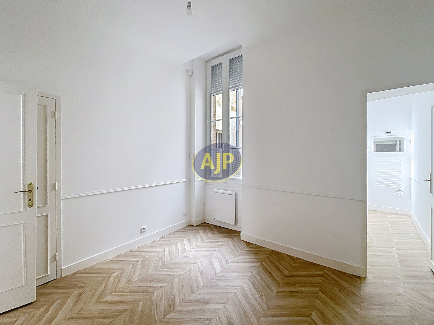 APPARTEMENT T3 (DPE C) - BORDEAUX QUARTIER ST PIERRE/CAMILLE JULLIAN - IMMEUBLE EN PIERRE - photo 2