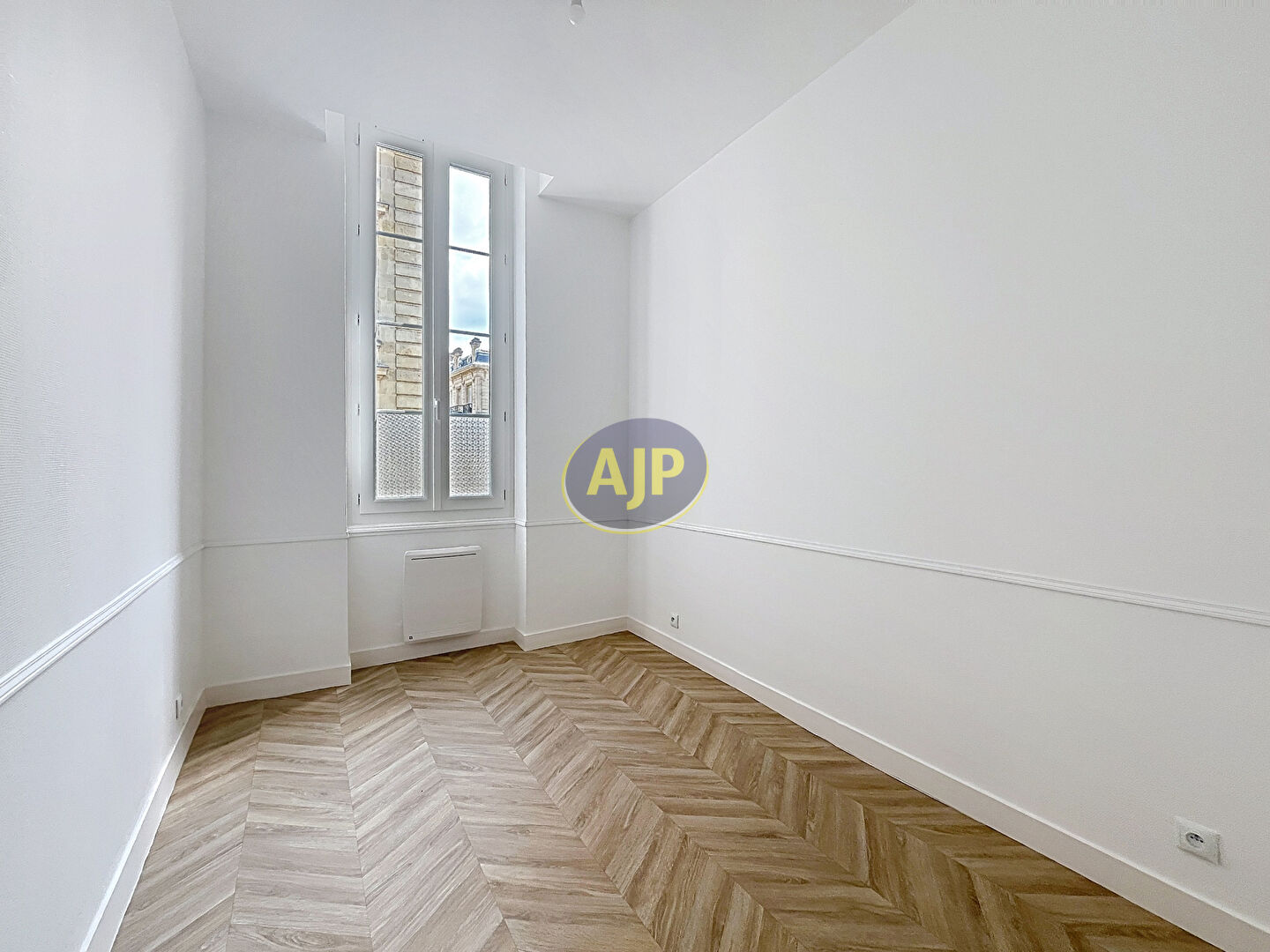 APPARTEMENT T3 (DPE C) - BORDEAUX QUARTIER ST PIERRE/CAMILLE JULLIAN - IMMEUBLE EN PIERRE - photo 3