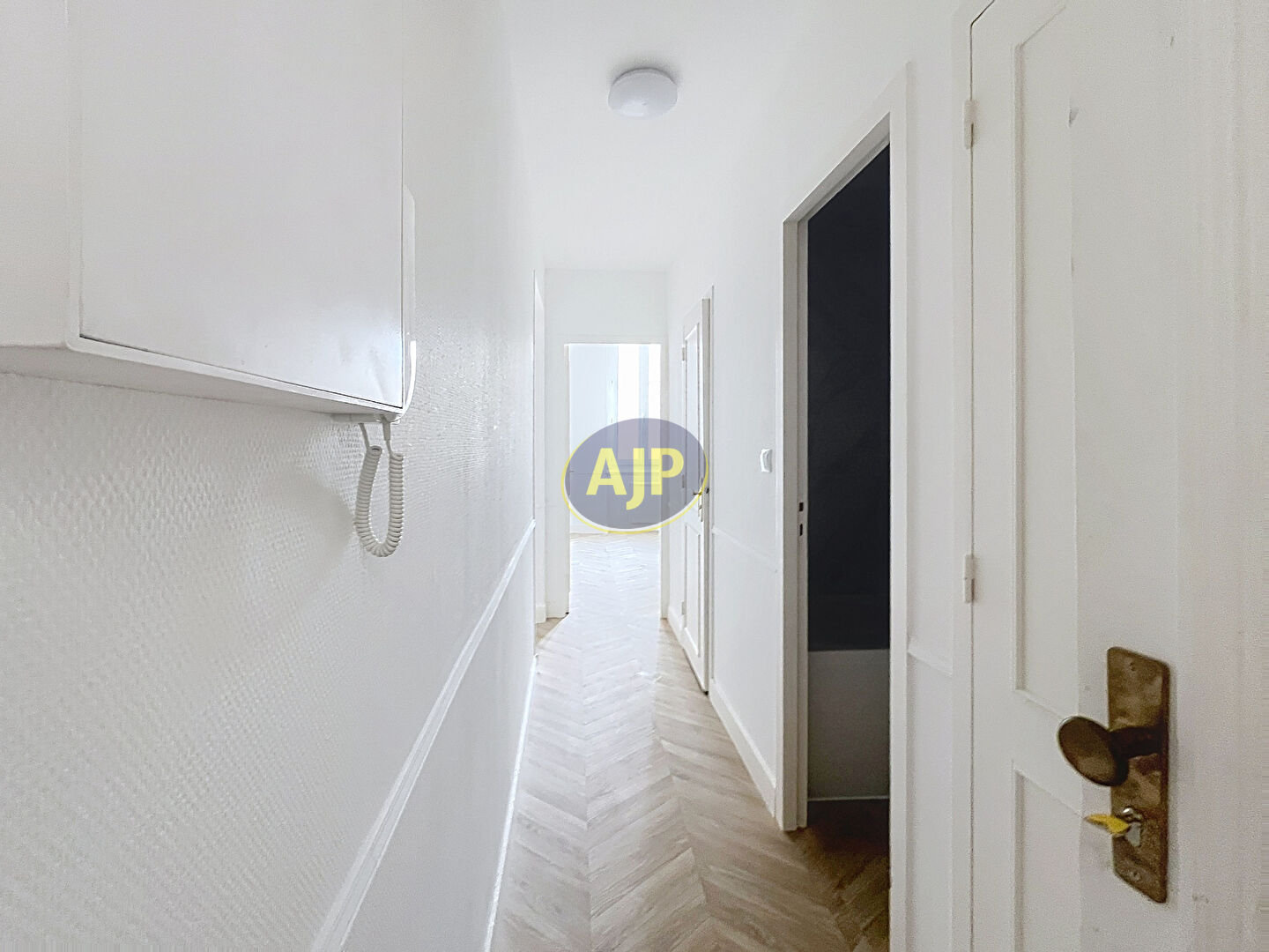APPARTEMENT T3 (DPE C) - BORDEAUX QUARTIER ST PIERRE/CAMILLE JULLIAN - IMMEUBLE EN PIERRE - photo 6