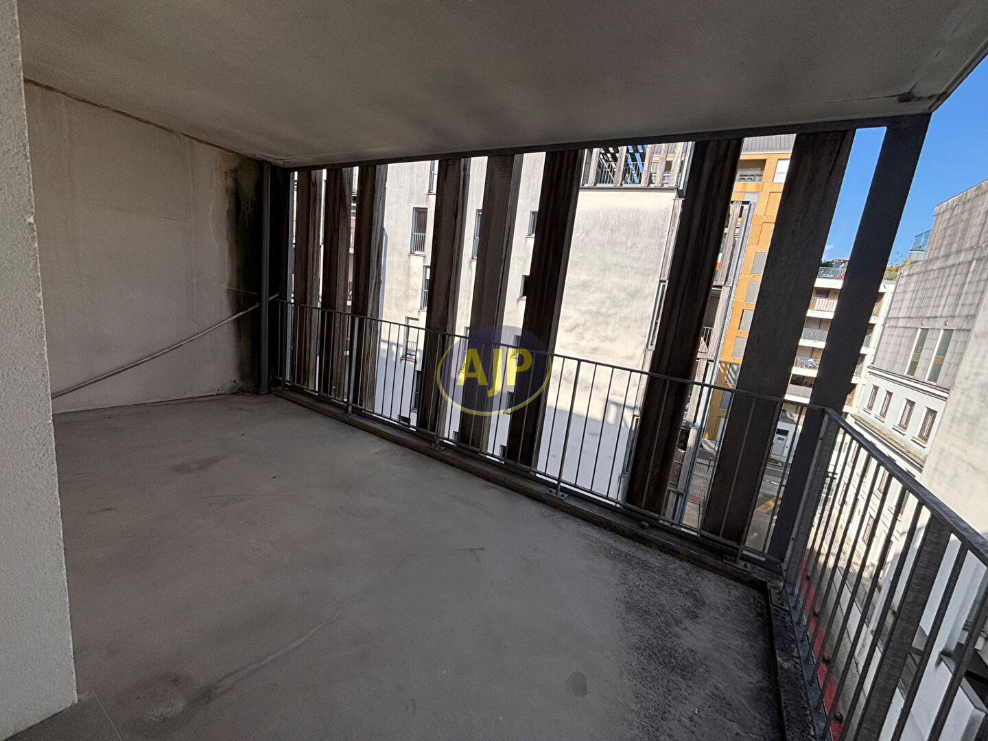 T2 MEUBLE + PARKING BACALAN - photo 3