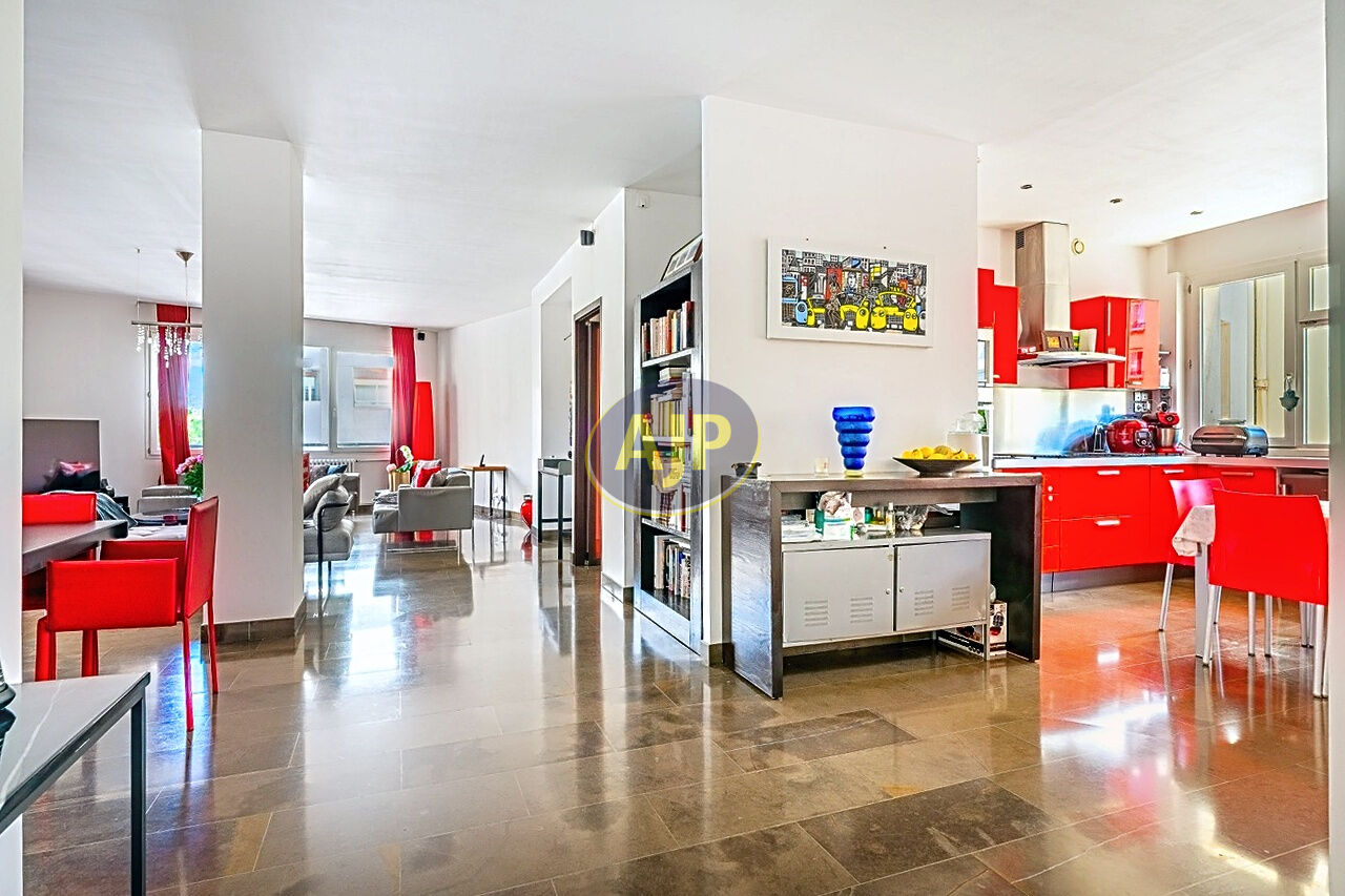 PARIS 75016 : Appartement  4 chambres avec terrasse - photo 2