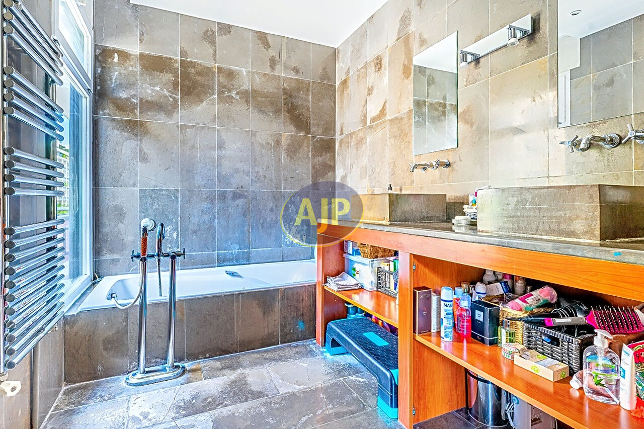 PARIS 75016 : Appartement  4 chambres avec terrasse - photo 4