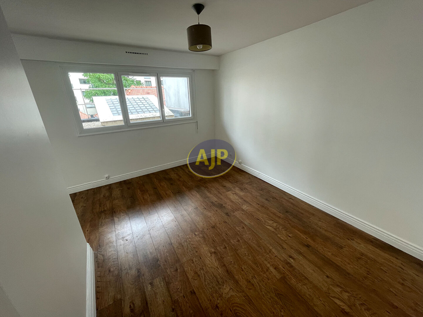 Appartement Paris 1 pièce(s) 27.73 m2 - photo 2