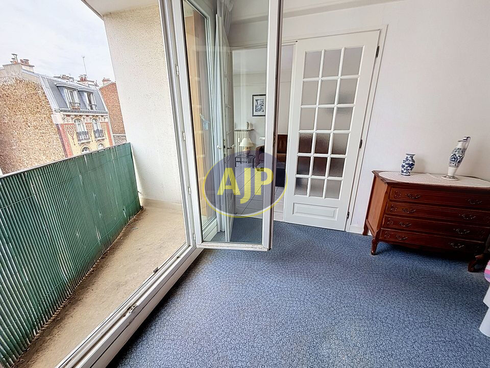 Lamarck-Caulaincourt , Appartement  2 pièces. - photo 3