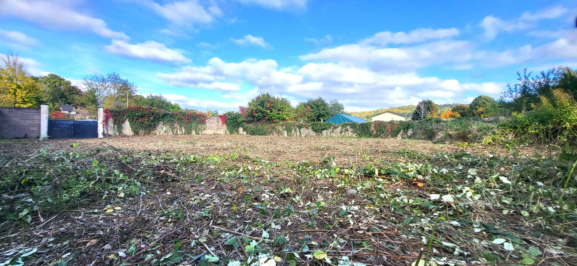 Photo Terrain constructible - hors lotissement - 12 ares - image 2/6