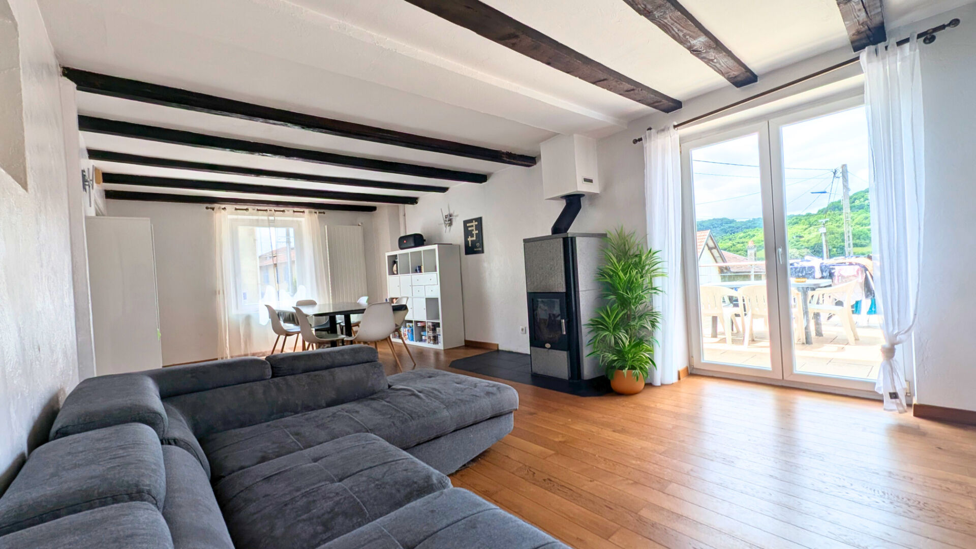 Photo Maison individuelle - Villecey Sur Mad - 5 pièces 120 m2 - Jardin - Garage - 4 chambres - caves voutées image 3/6