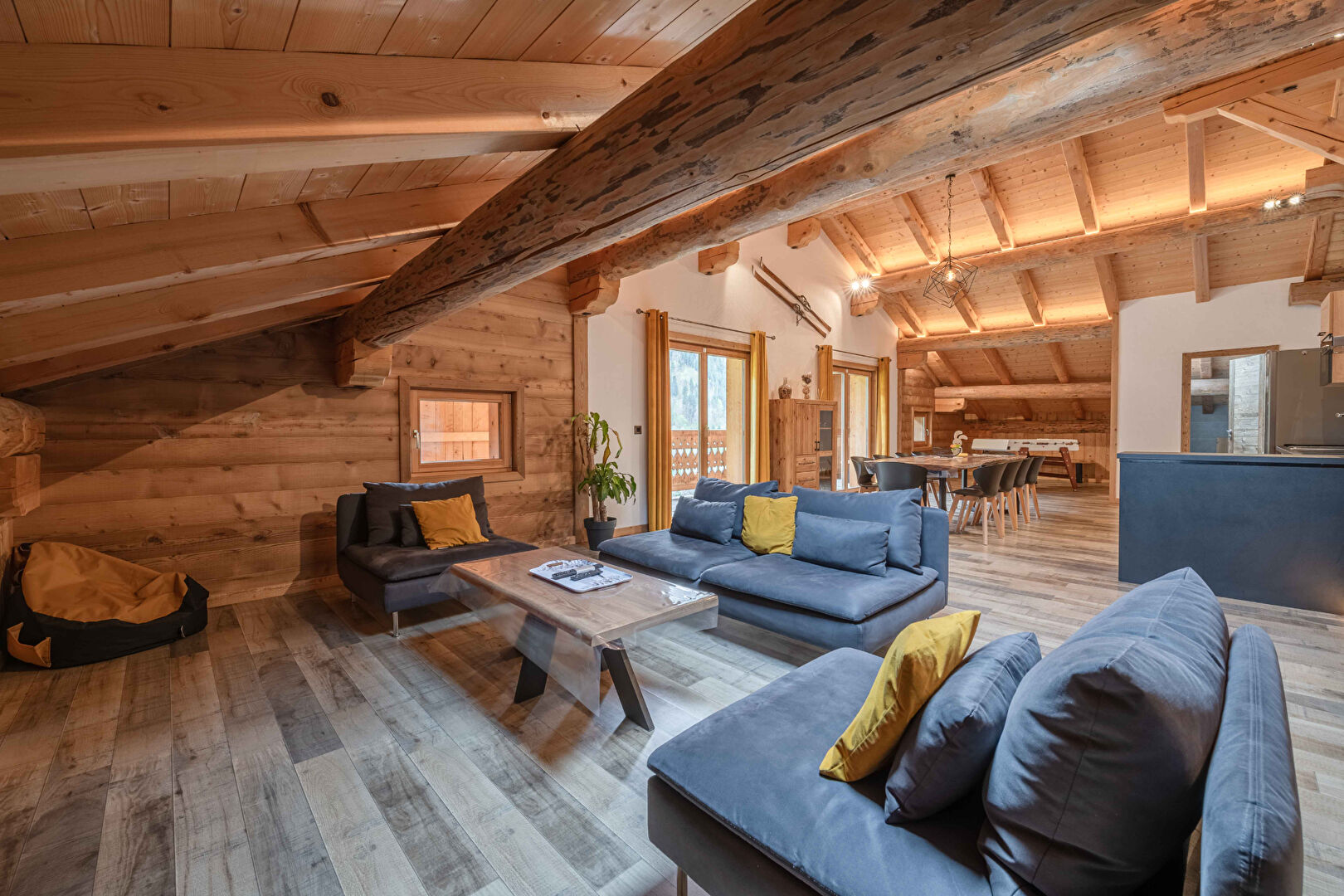 Photo CHALET de 4 APPARTEMENTS REFAIT A NEUF  + 1 plateau de 250m² brut image 3/6