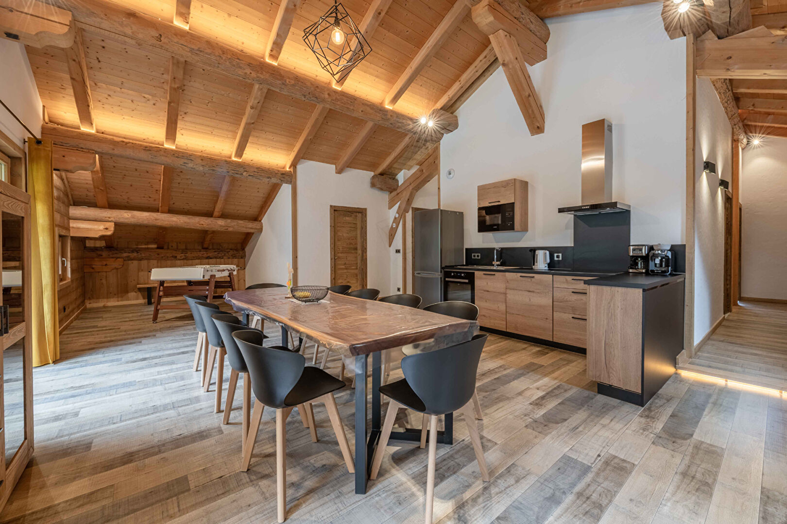 Photo CHALET de 4 APPARTEMENTS REFAIT A NEUF  + 1 plateau de 250m² brut image 4/6