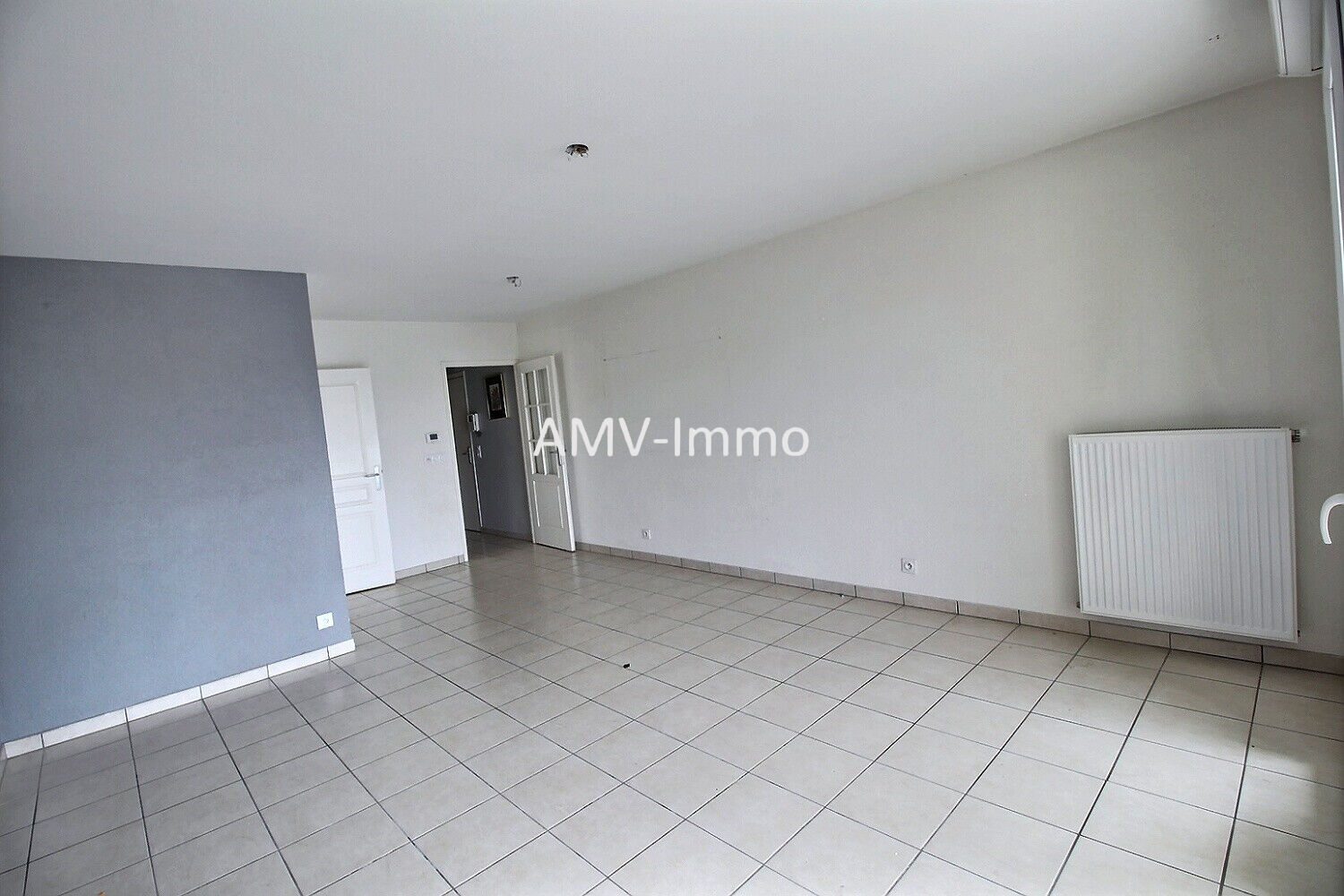 Photo ETREMBIERES Douane de Veyrier T4 + GARAGE image 3/6