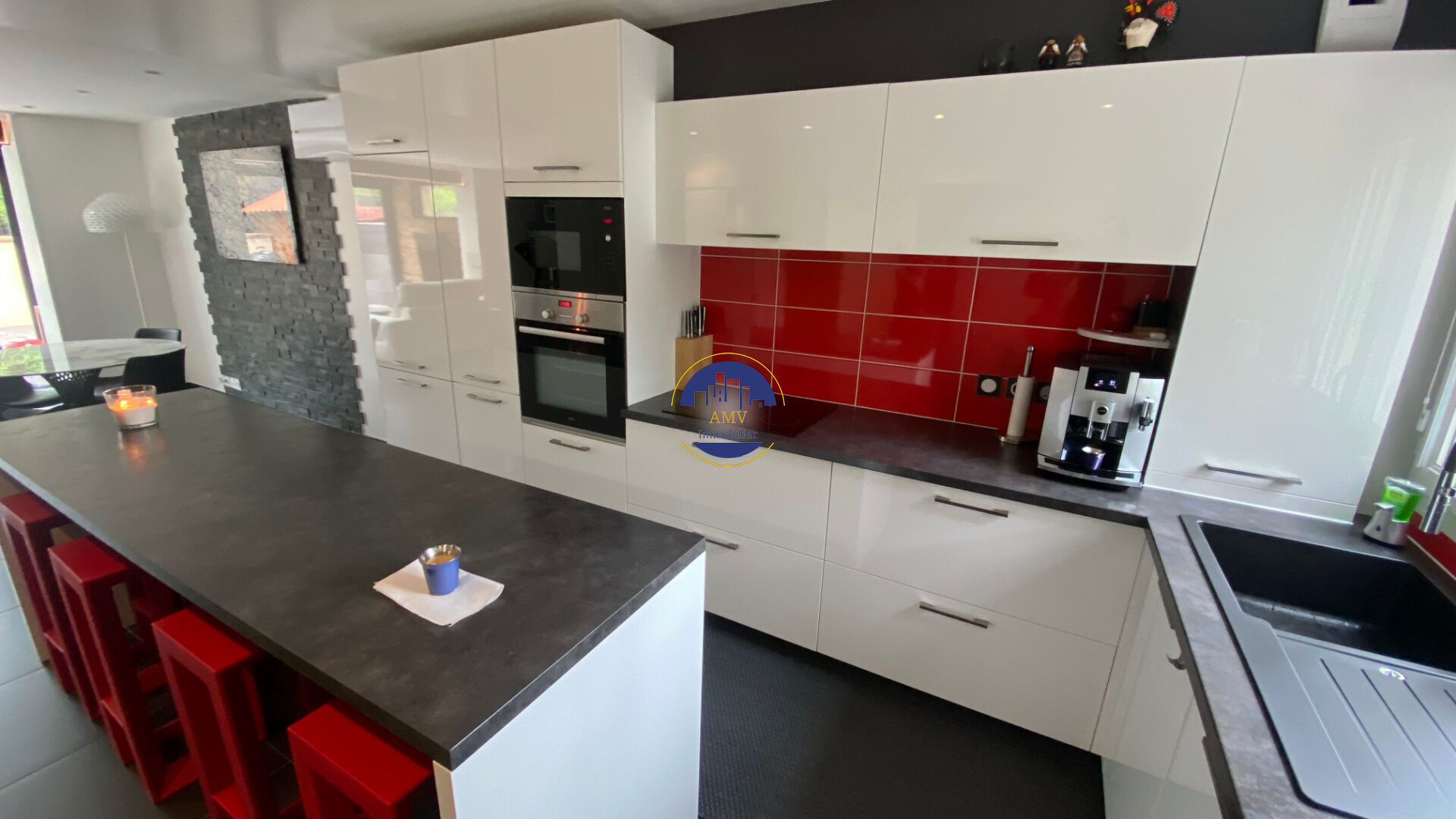 Photo ETREMBIERES Appartement type loft image 3/6