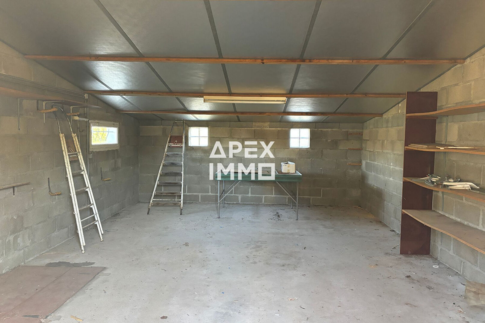 Photo Terrain  avec garage existant Saint Denis De L Hotel 1073 m2 image 3/3