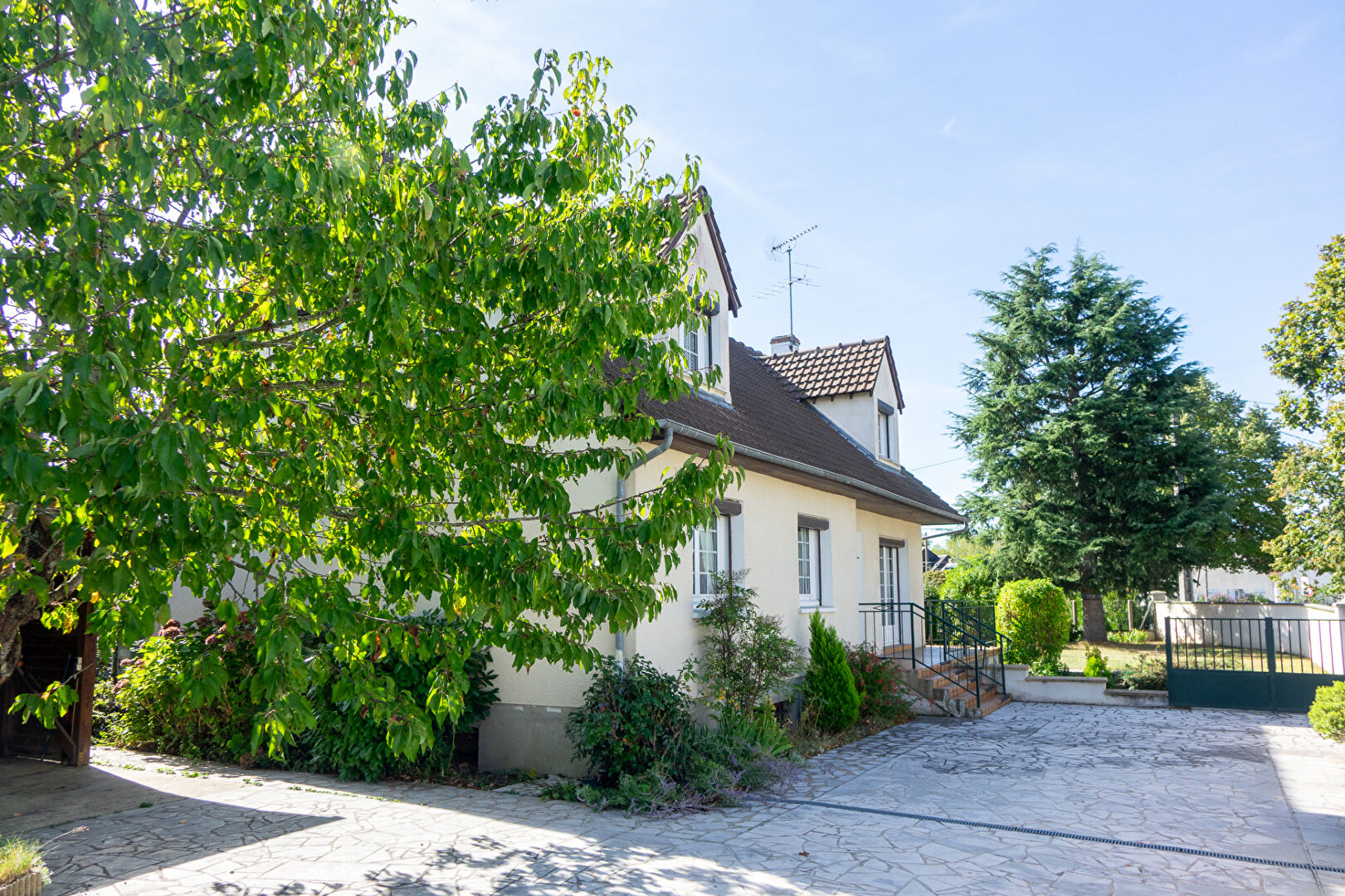 Photo Maison Familiale avec sous-sol total - Châteauneuf-Sur-Loire - 5 pièces 135 m2 image 2/6