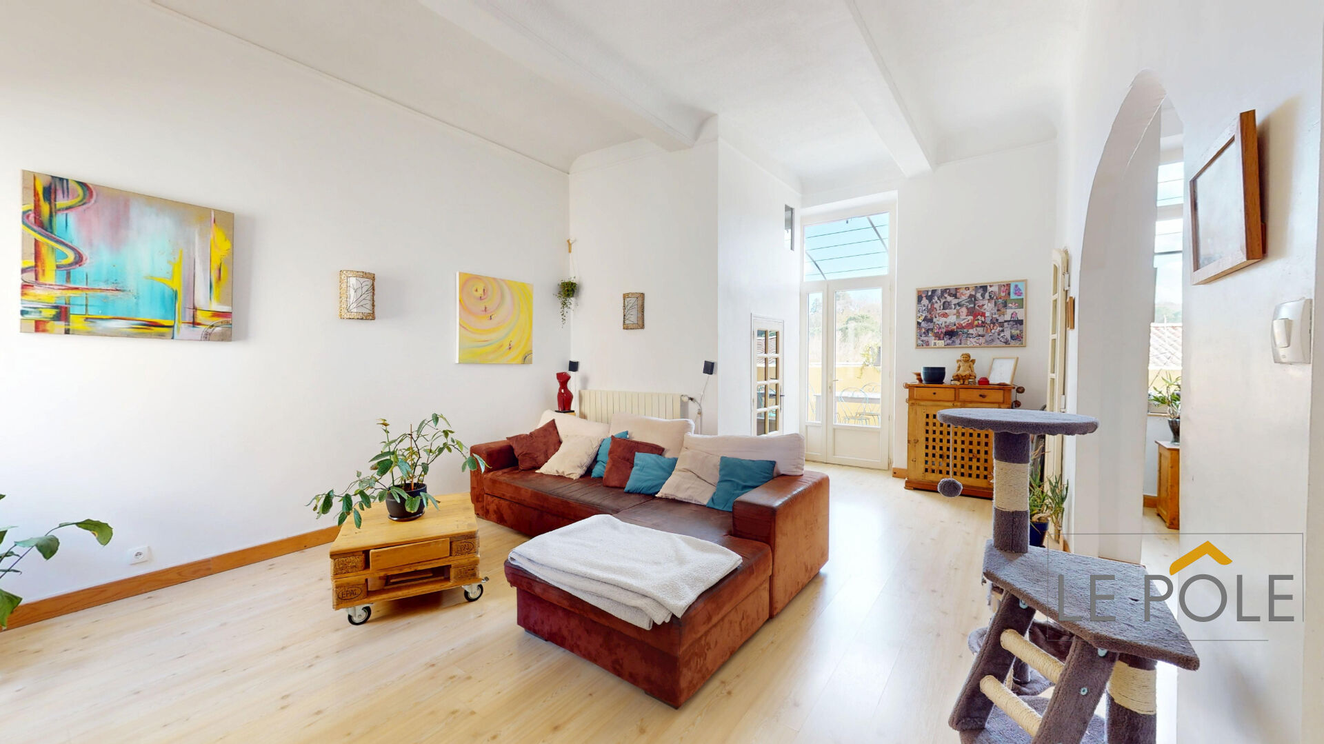 MAISON DE VILLAGE AVEC TERRASSE ET GARAGE