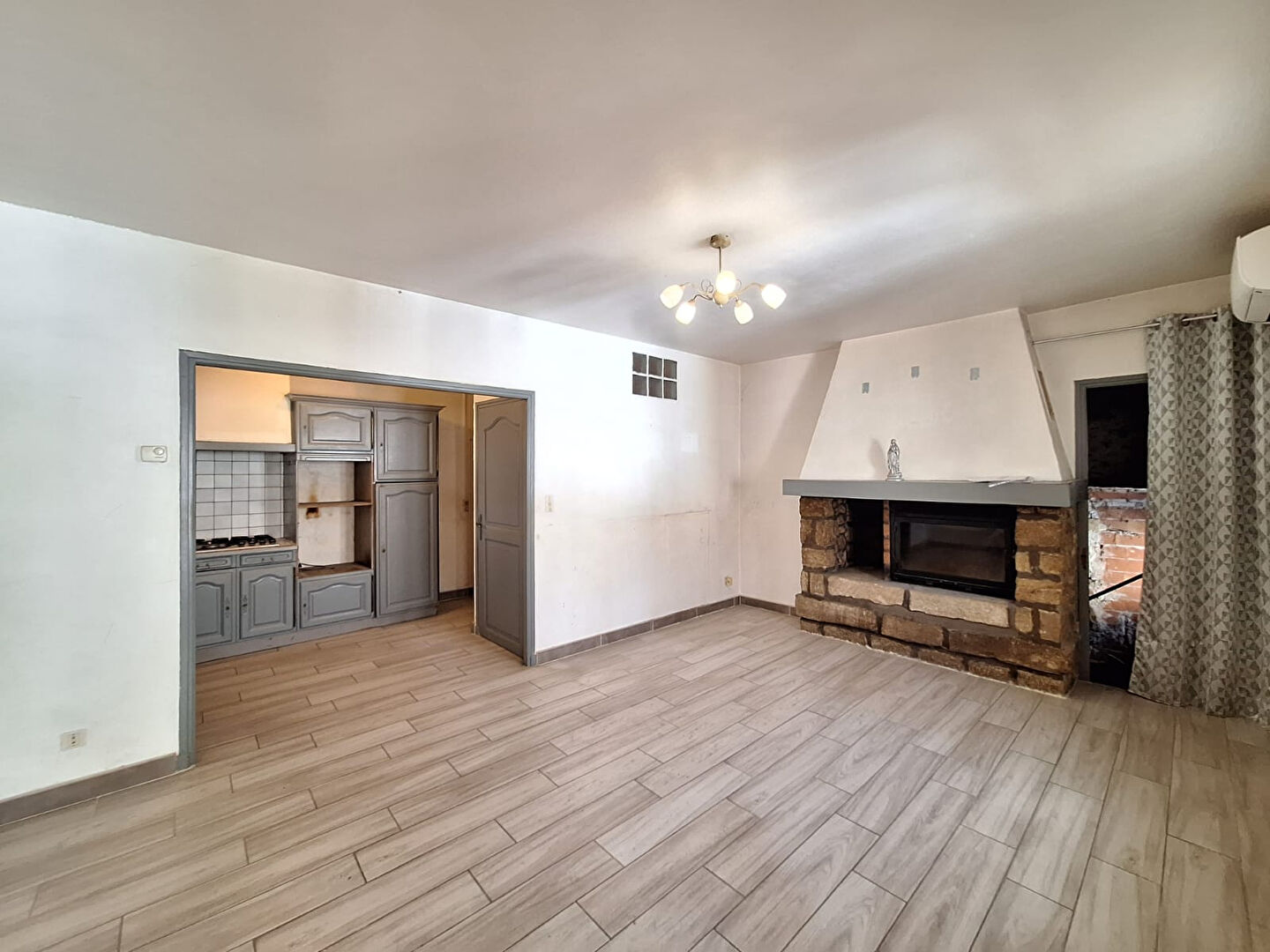 Photo Charmante maison de village à Rochegude / 3 chambres + combles aménageables. image 3/6