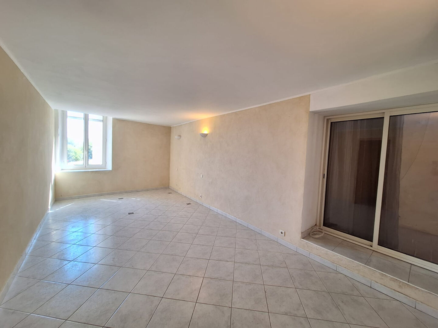 Photo Charmante maison de village à Rochegude / 3 chambres + combles aménageables. image 5/6