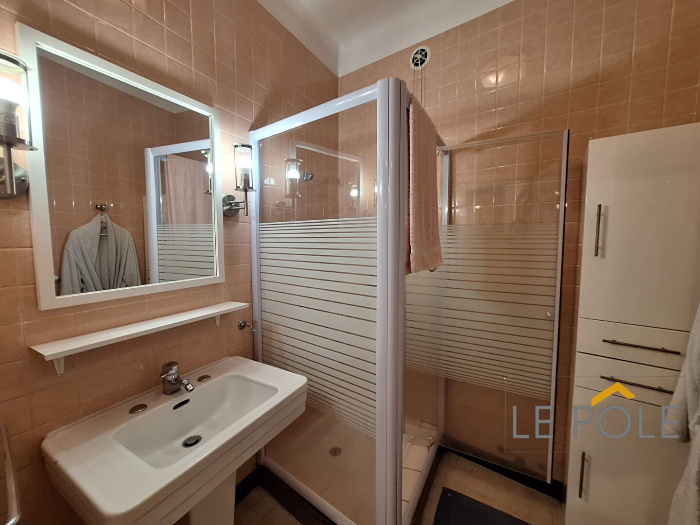 Photo Immeuble Bourg Saint ANDEOL, 7 pièces, 210 m². image 6/6