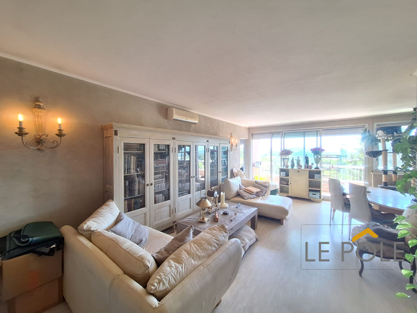 Appartement sur les hauteurs de MONDRAGON. bon rapport locatif !!!