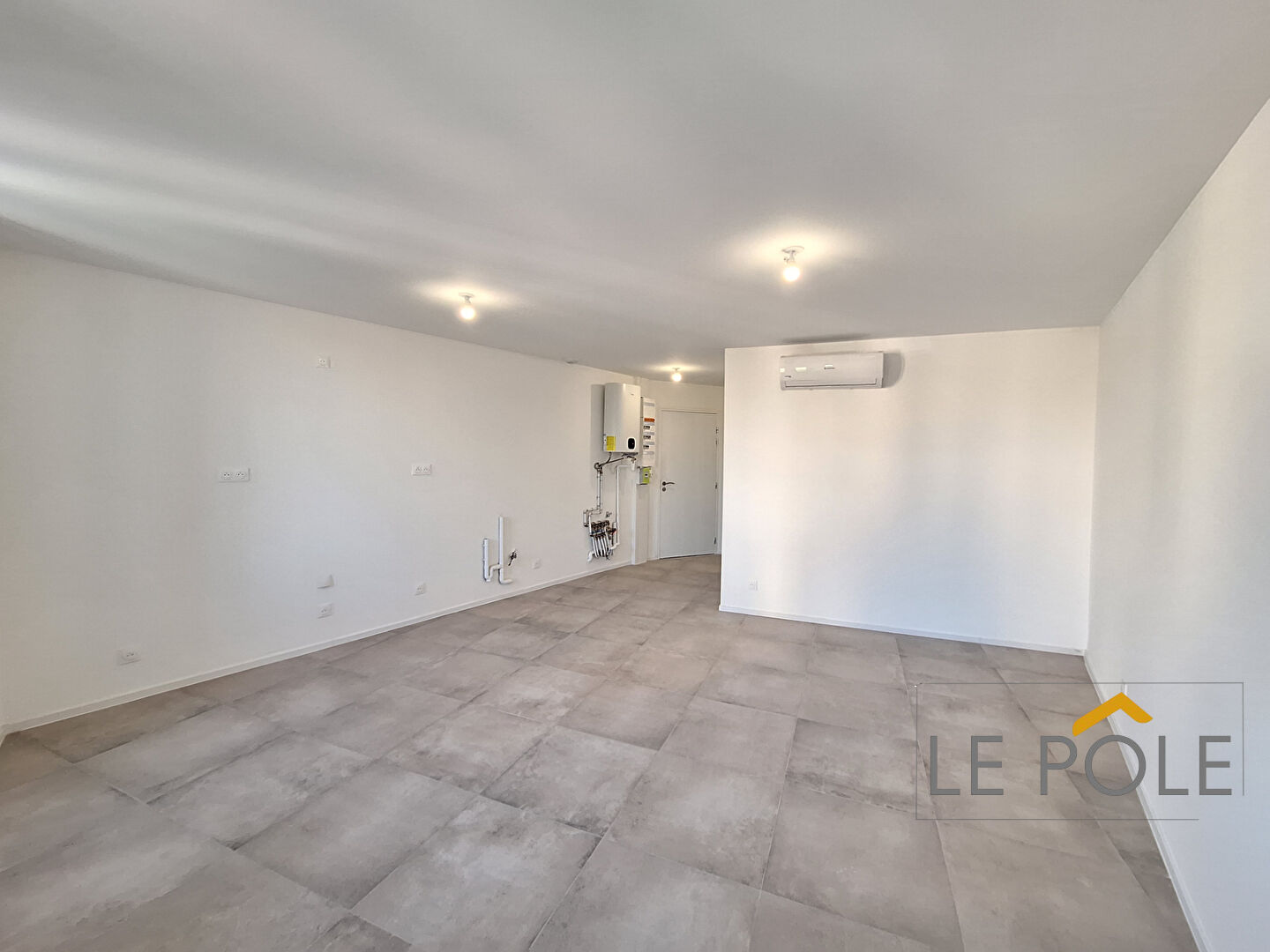 Photo Appartement Suze La Rousse 2 pièce(s) 41.48 m2 image 2/6