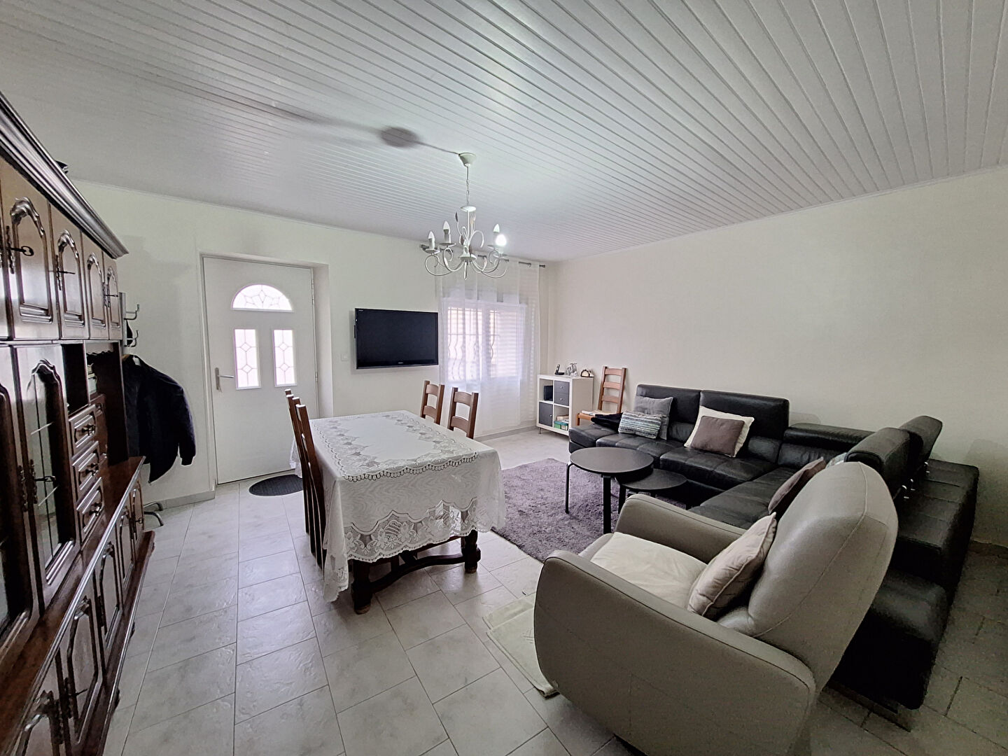 Photo Maison Lapalud 6 pièce(s) 182 m2 image 2/6