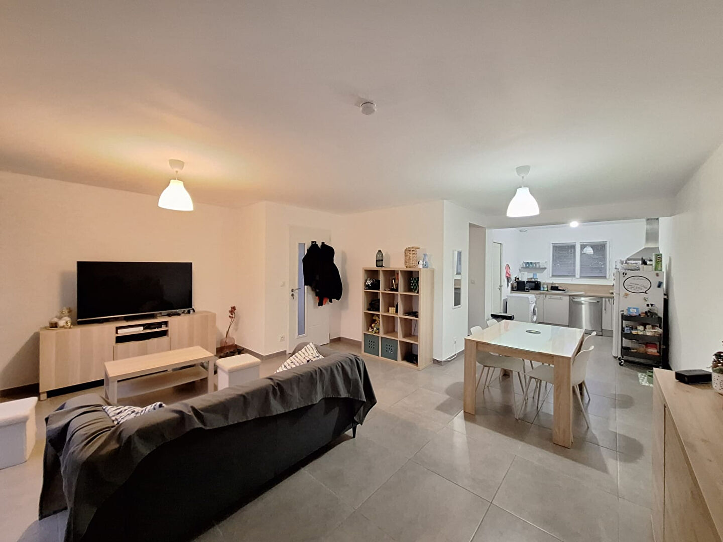 Photo Villa de plain pied 3 pièces avec  terrasse et garage. image 2/6