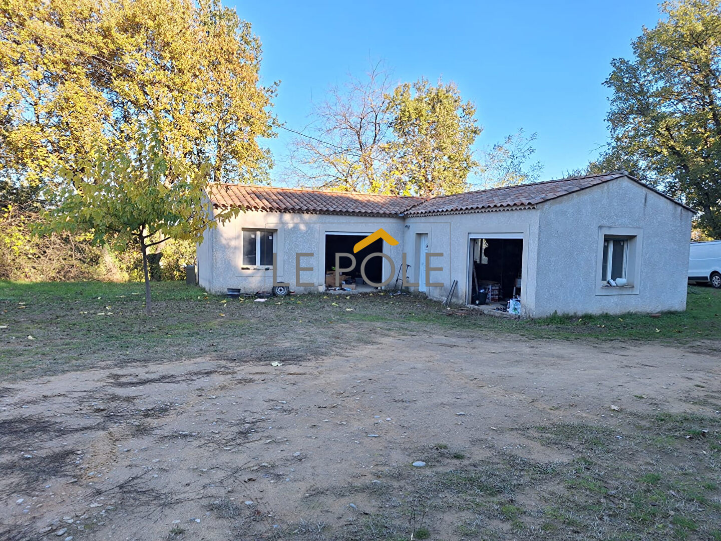 Photo Garage de 90m² à Pont Saint Esprit image 1/6