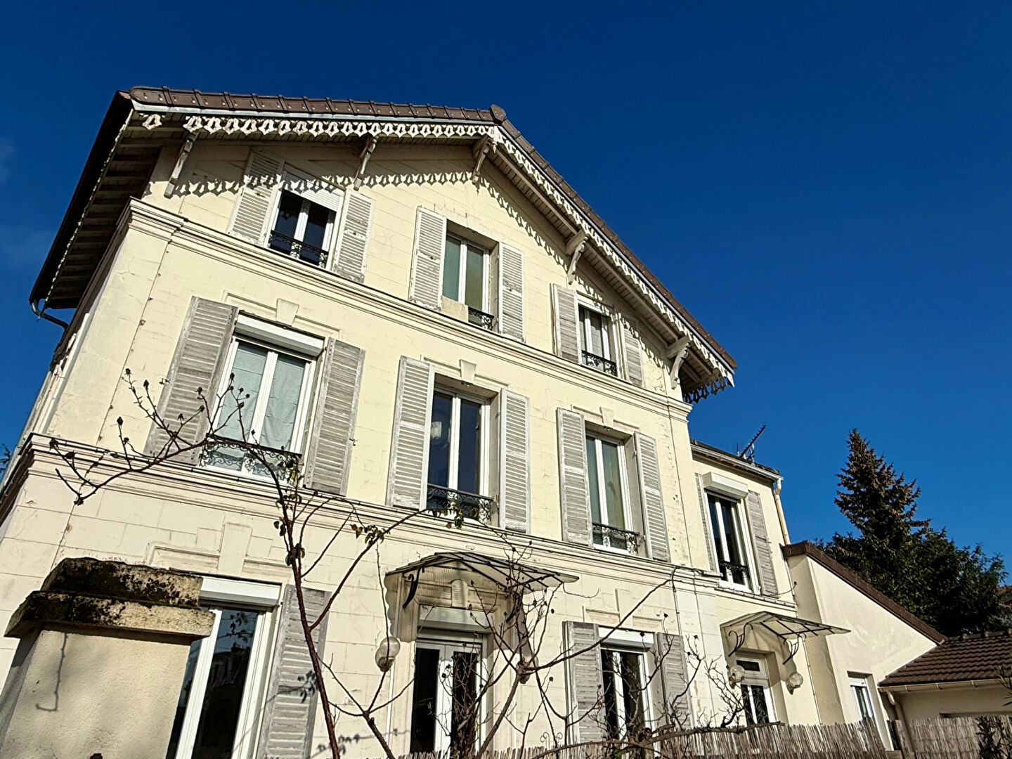 Agence immobilière de AROLA GESTION Saint maurice