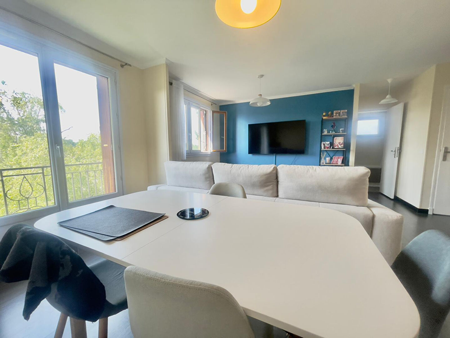 Photo Ézanville 3 P lumineux refait à neuf, balcons cave & box image 3/6