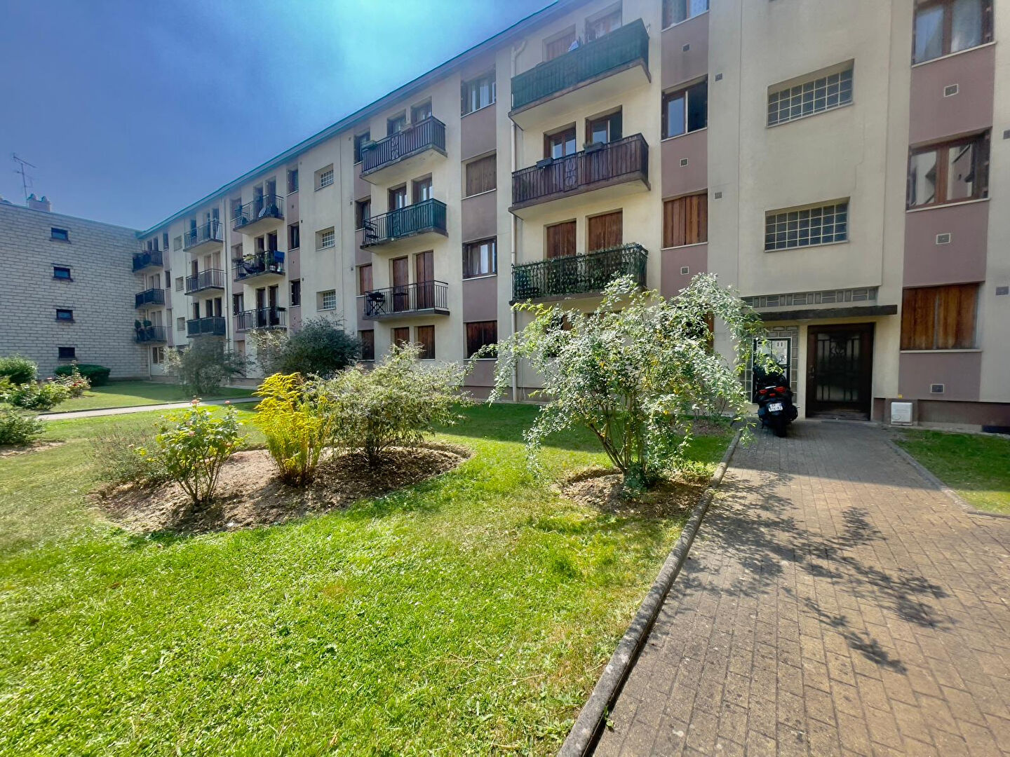 Photo Ézanville 3 P lumineux refait à neuf, balcons cave & box image 4/6