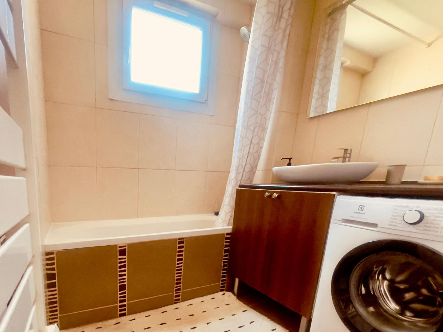 Photo Ézanville 3 P lumineux refait à neuf, balcons cave & box image 6/6