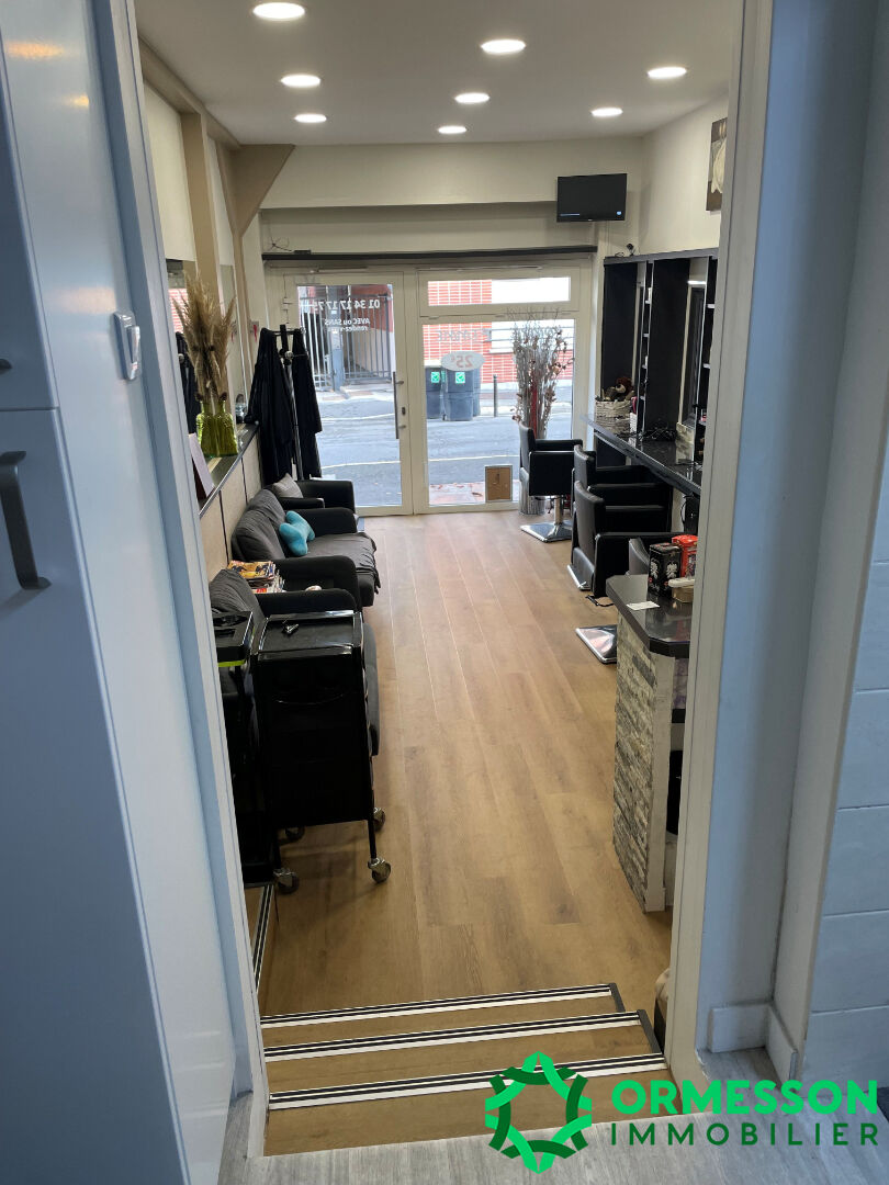 Photo MONTMORENCY  A CEDER Fds de commerce image 1/4