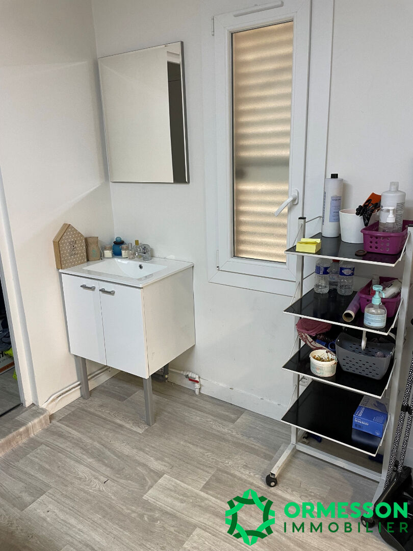 Photo MONTMORENCY  A CEDER Fds de commerce image 3/4