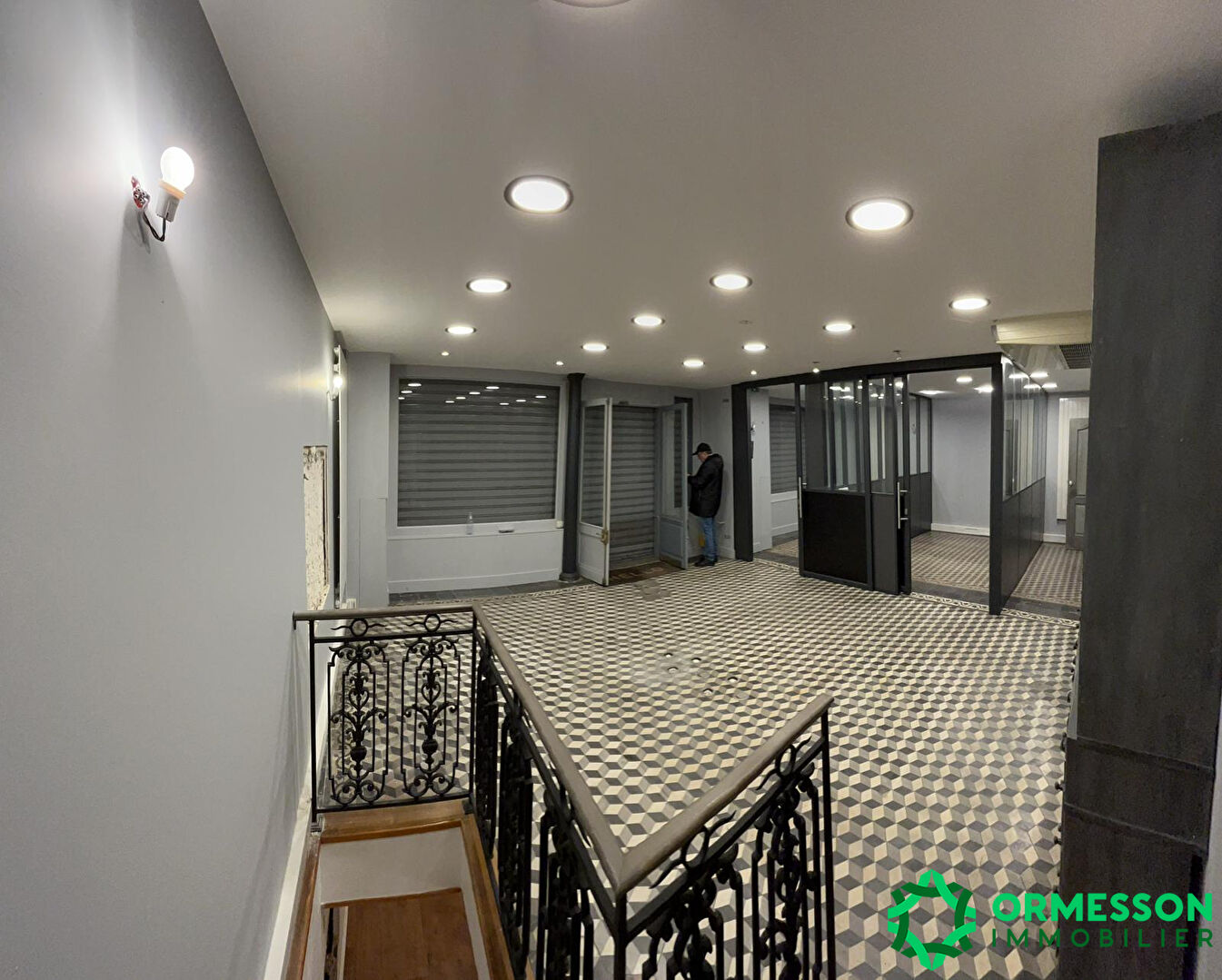 Photo PARIS 15ème  MAGASIN A LOUER 90 m² image 2/5