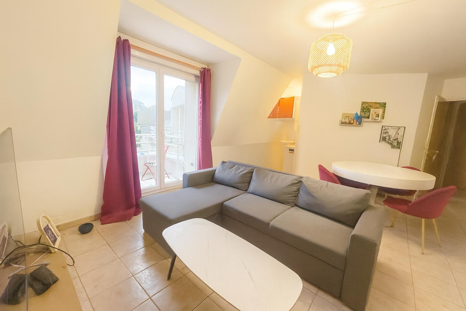 Chambly : Charmant 2P avec balcon et double box