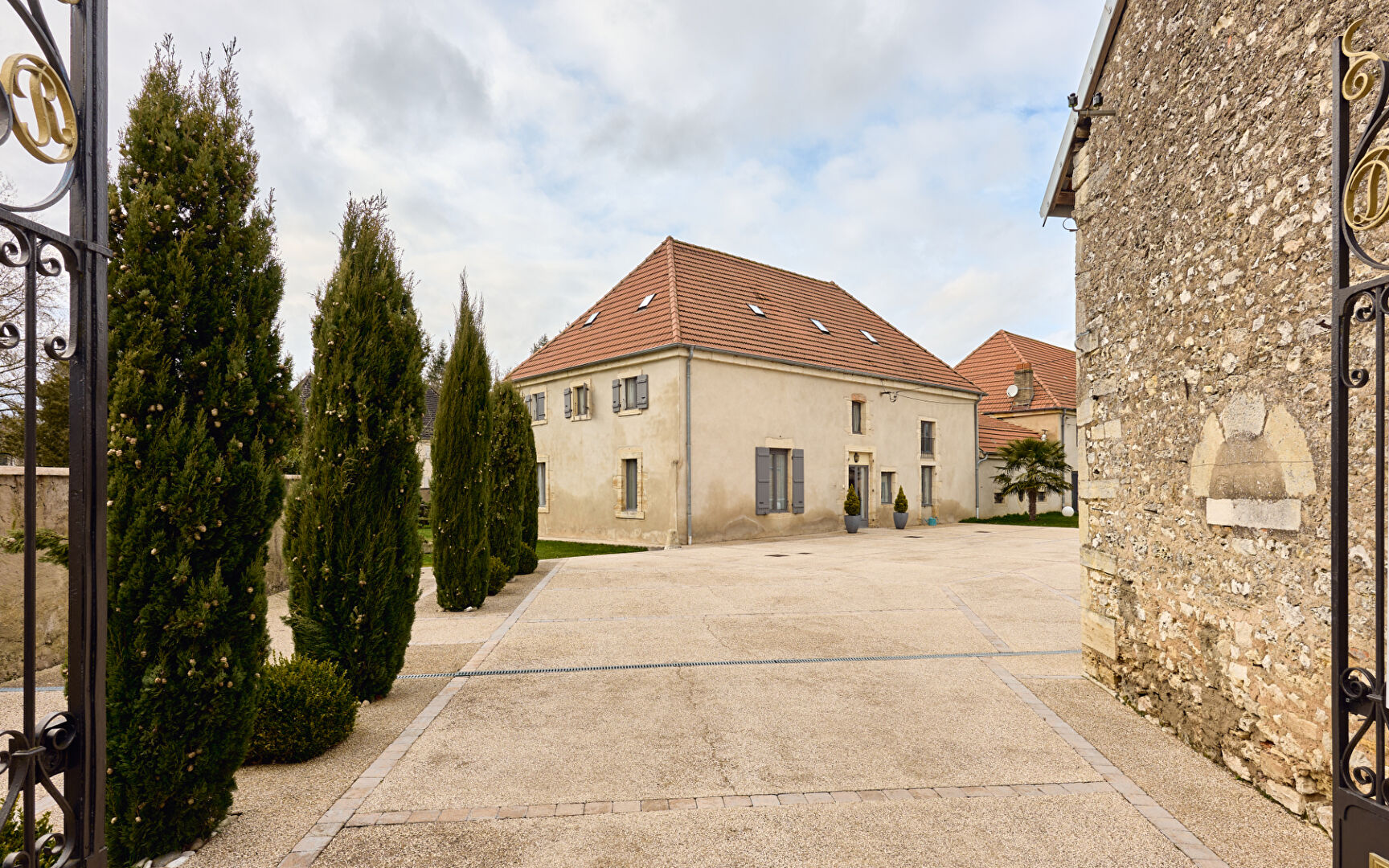 Agence immobilière de ARRIERE-COUR Besancon