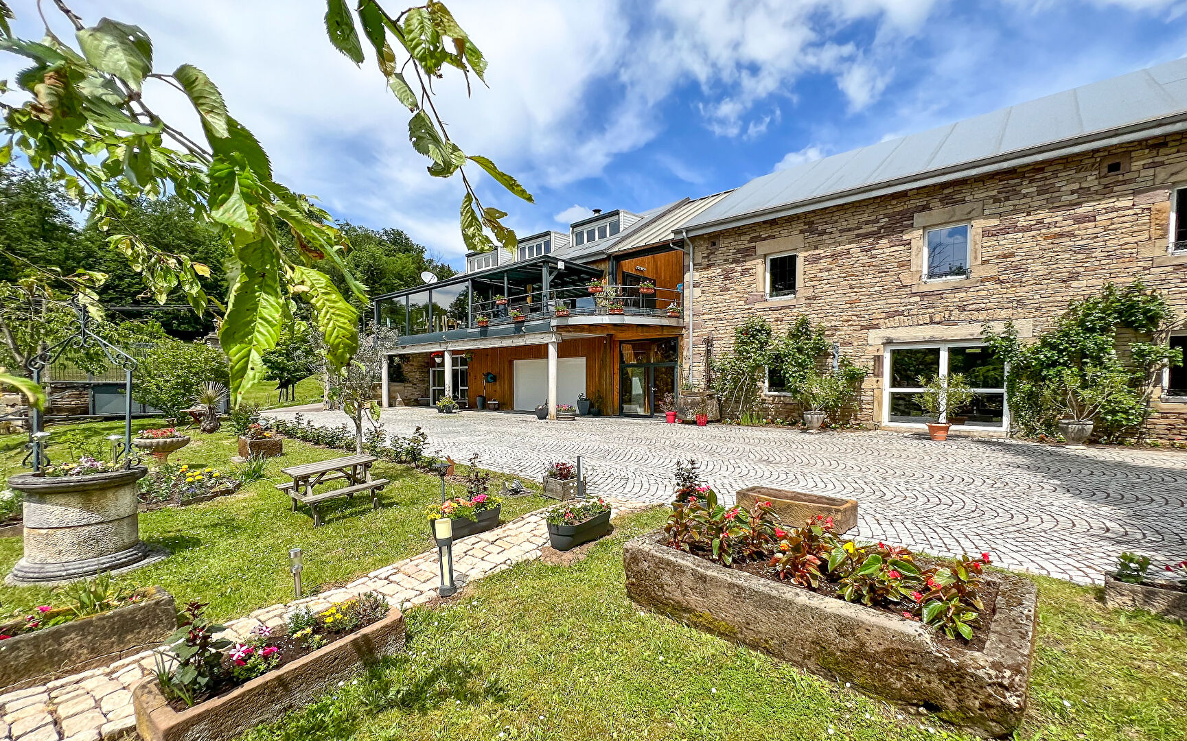 Agence immobilière de ARRIERE-COUR Besancon