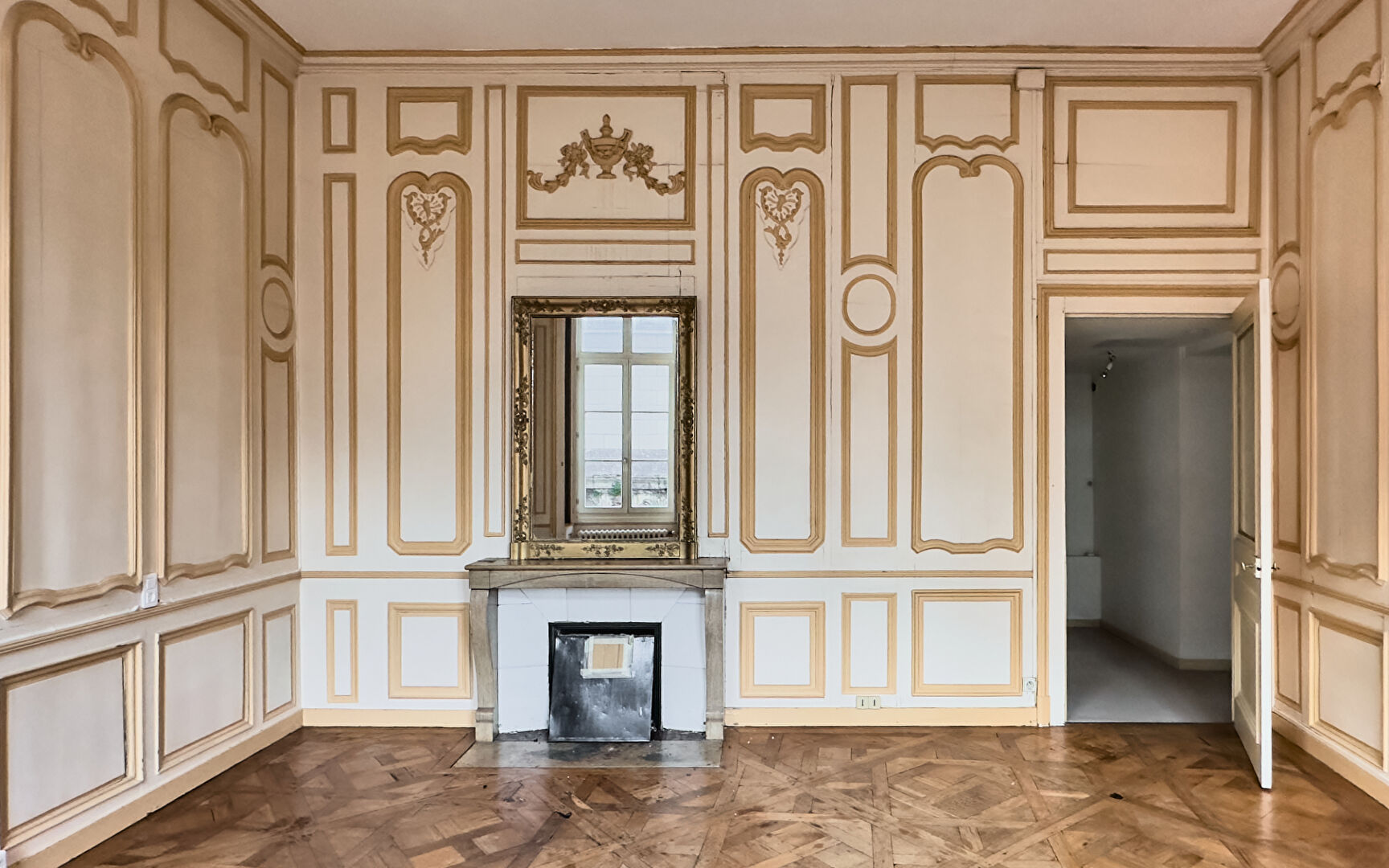 Photo Appartement Haussmannien au coeur de la Boucle 150m² image 2/6