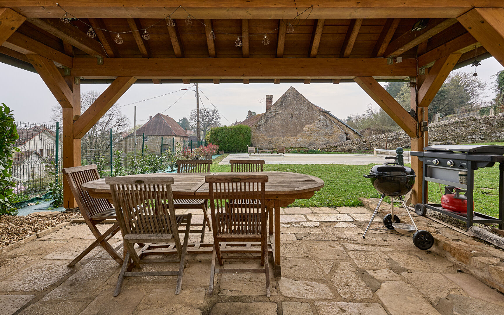 Photo ANCIEN RELAIS DE POSTE 1740 NORD BESANCON image 6/6