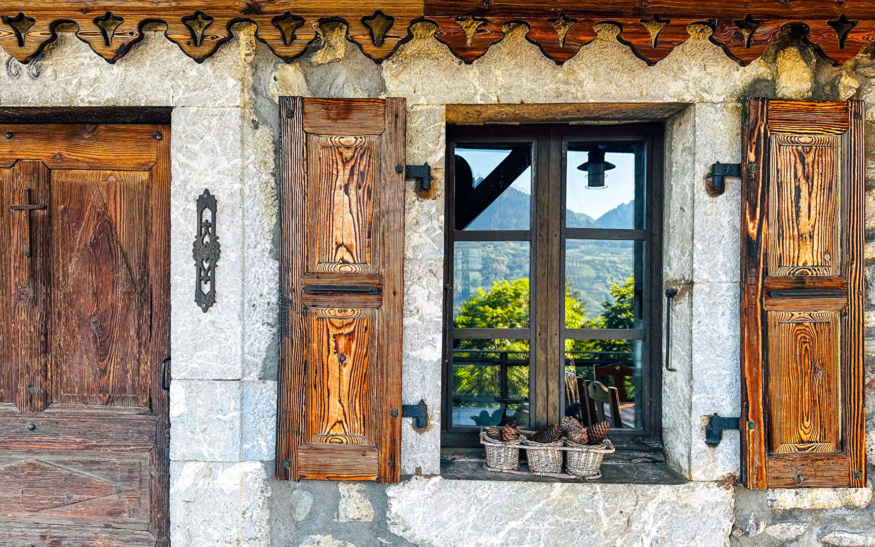 Photo Charmant Chalet avec Piscine chauffée et Jacuzzi en Savoie image 5/6