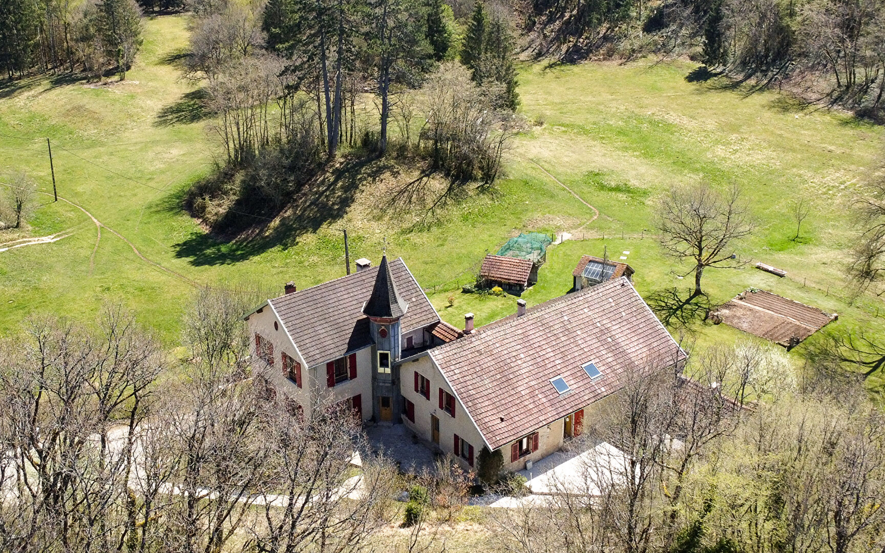 Photo Maison d'hôtes avec domaine forestier à Martigna image 2/6