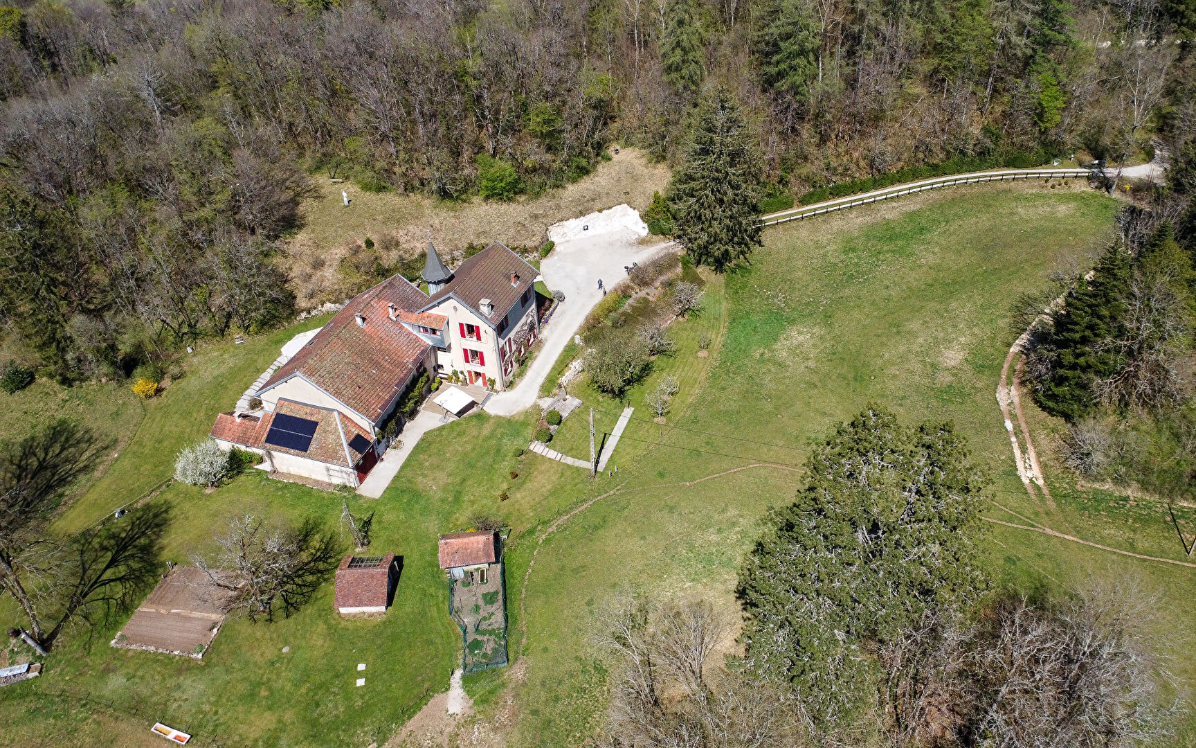 Photo Maison d'hôtes avec domaine forestier à Martigna image 4/6