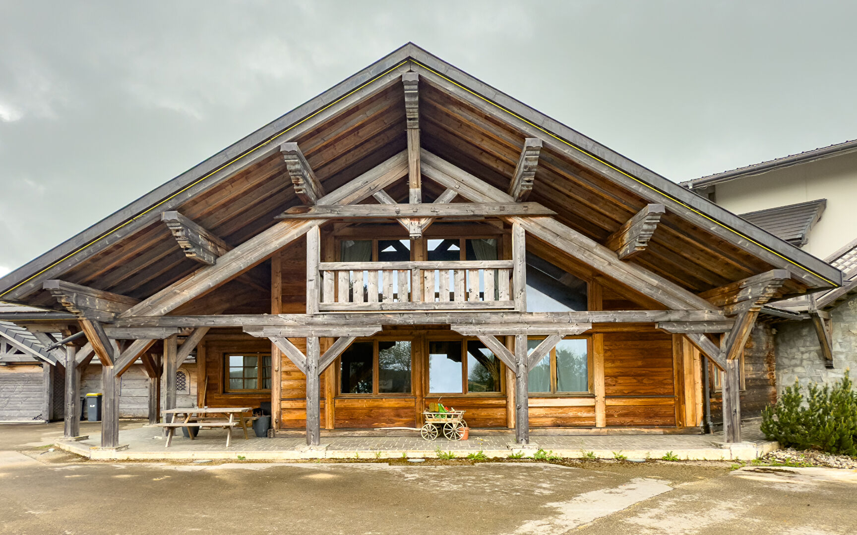 Photo Exclusivité - Local d'activité 7000m² sur 1,6 hectares - ZA proche Suisse image 2/6