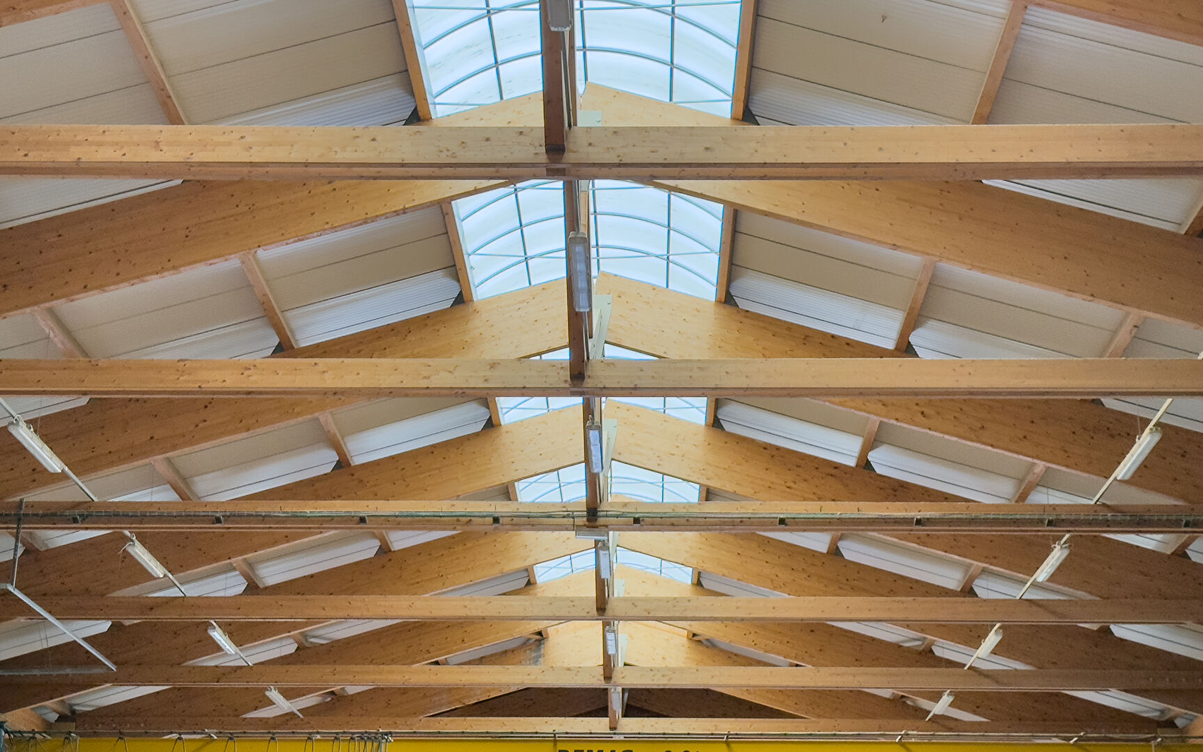 Photo Exclusivité - Local d'activité 7000m² sur 1,6 hectares - ZA proche Suisse image 5/6