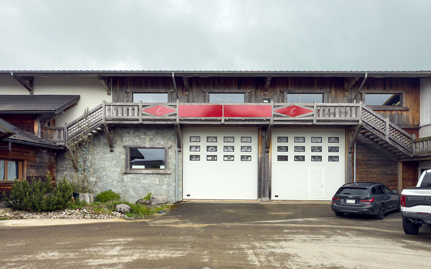 Photo Exclusivité - Local d'activité 7000m² sur 1,6 hectares - ZA proche Suisse image 6/6